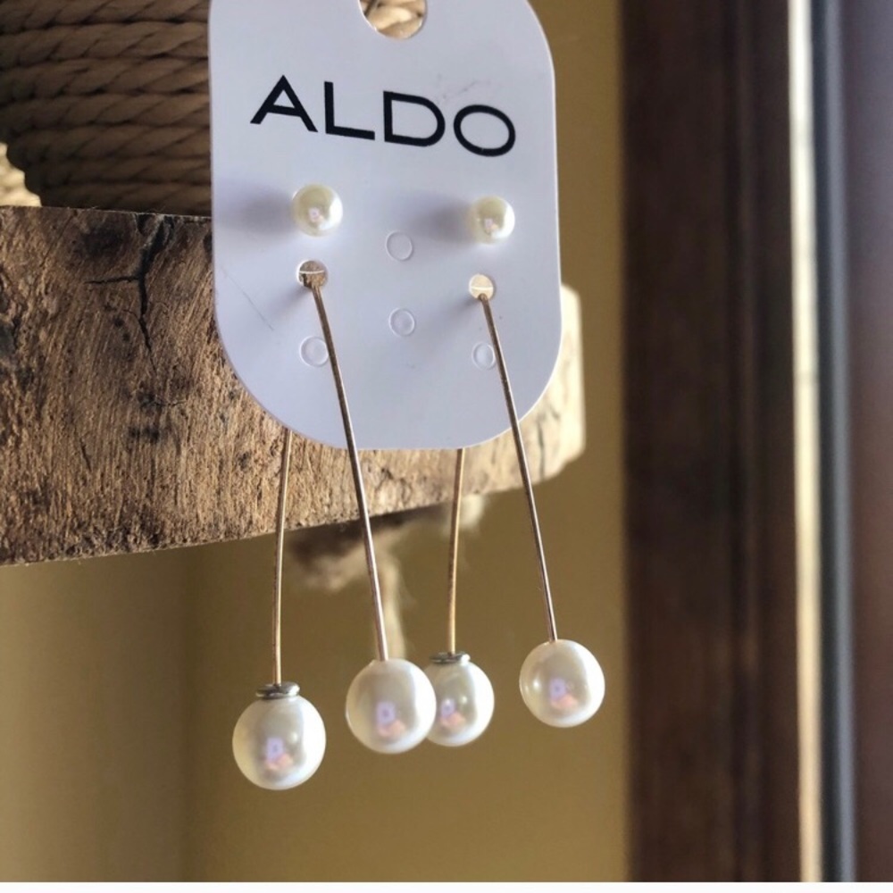 NWT  set of Two pair of earrings.